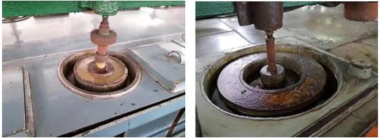 萃取槽搅拌杆接口槽体水封效果差,有的密封水已流失 生态环境部供图