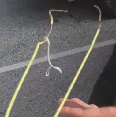 用来开车门的衣架