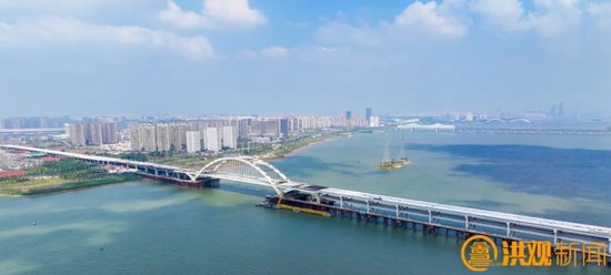 2023年10月,建设中的复兴大桥