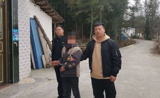 (犯罪嫌疑人指认现场)