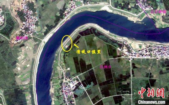 图为江西鄱阳县昌洲乡中洲圩溃堤口监测画面。 江西省工信厅供图