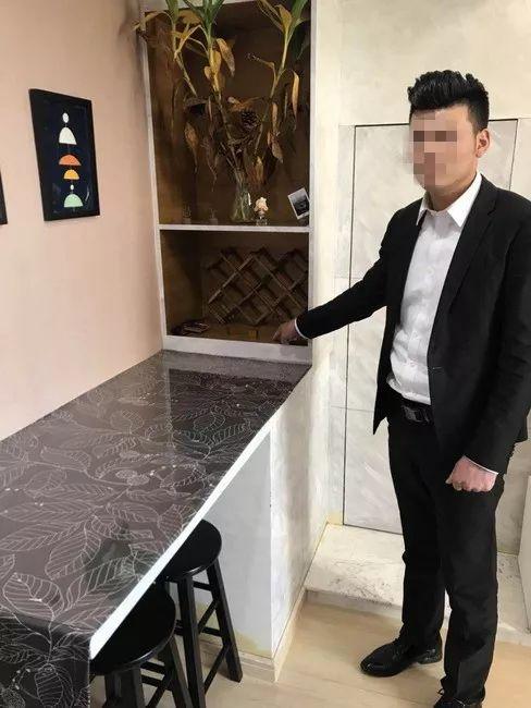 (小李指认现场)