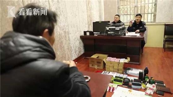 民警：做好的成品、半成品在哪儿放着？