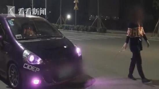 对于陈某马路上“遛车”的行为,因影响车辆行驶,也受到处罚。
