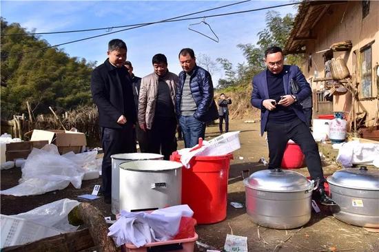 ▲市局领导肖铁军、吴刚现场督导并慰问参战民警