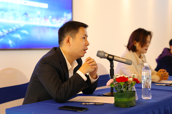 江西万科益达置业投资有限公司副总经理王名智 回答记者提问