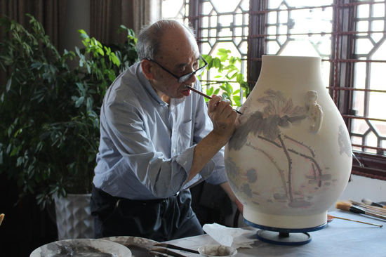黄云鹏老师绘制瓷器