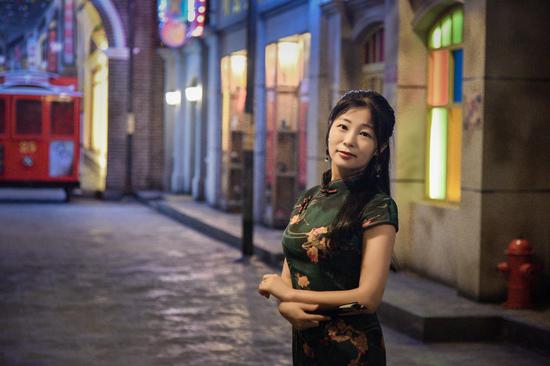 民国街头的旗袍女郎