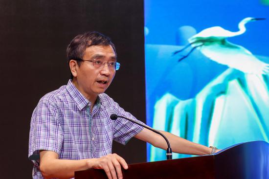 江西省气象局党组成员、副局长孙国栋在发布会上致辞