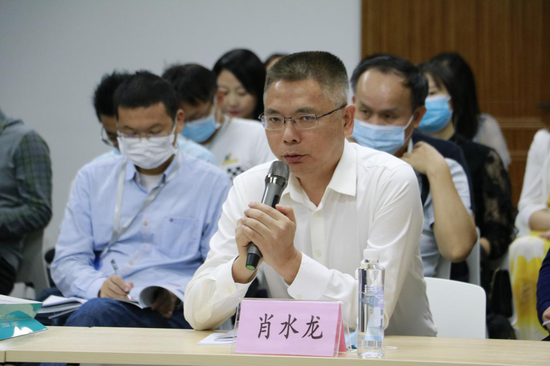 座谈会上专家发言