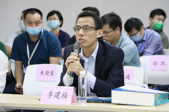座谈会上专家发言