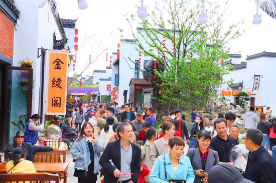 饶州古镇开街火爆现场