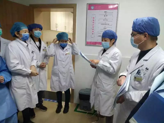 行政党支部组织医务人员培训 确保全院职工做好疫情防控