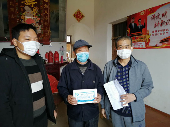 讲防疫知识、送防疫医品