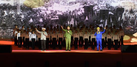 新中国成立时期中国多少人口_2021新中国成立多少年(2)