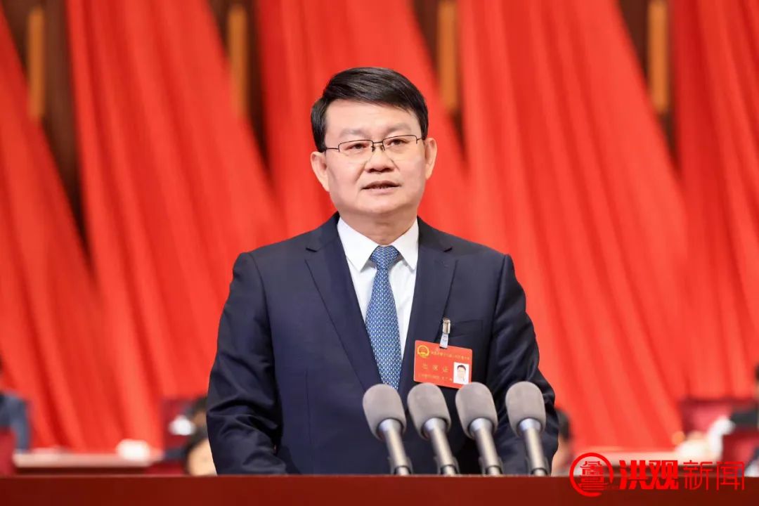 市长万广明作南昌市政府工作报告。“南昌发布”微信公众号 图