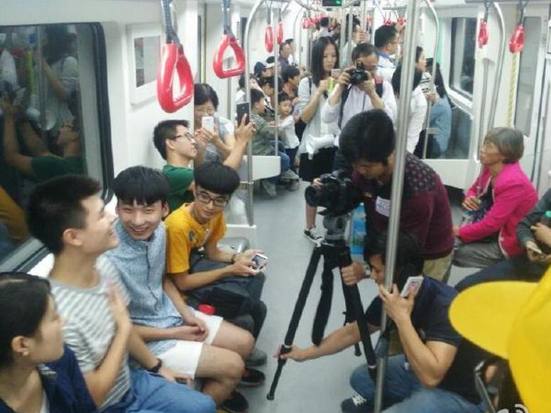 网友试乘地铁2分钟穿越赣江