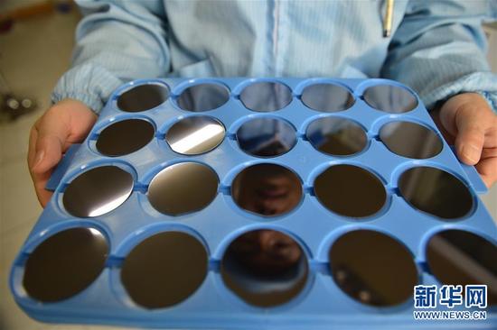 硅衬底蓝光LED技术攻关路:让中国芯照亮世界