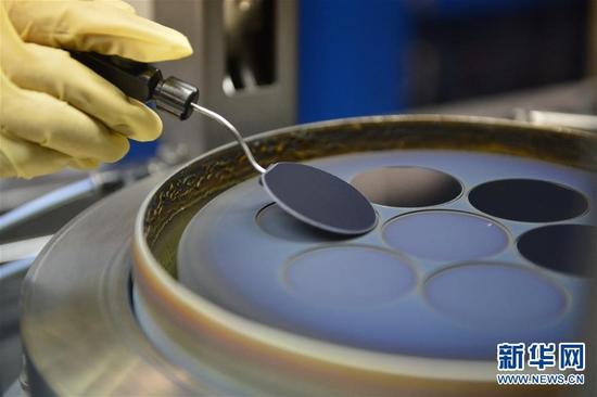 硅衬底蓝光LED技术攻关路:让中国芯照亮世界