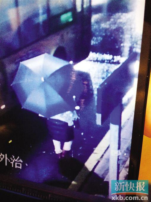 警方视频监控拍到的镜头。家属供图