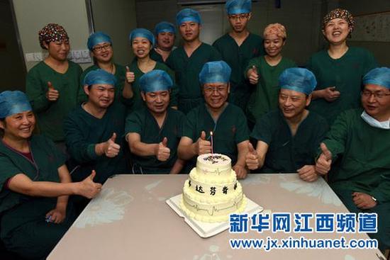 当日,江西省首台手术机器人落户南昌大学第一附属医院一周年。新华社记者宋振平摄