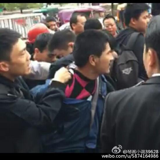 事发现场（图片来源于微博）