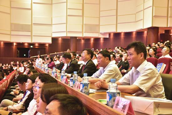 多位领导与嘉宾出席发布会