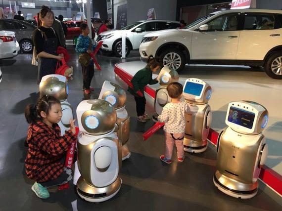 小宝机器人助力东风日产南昌车展狂吸粉_南昌