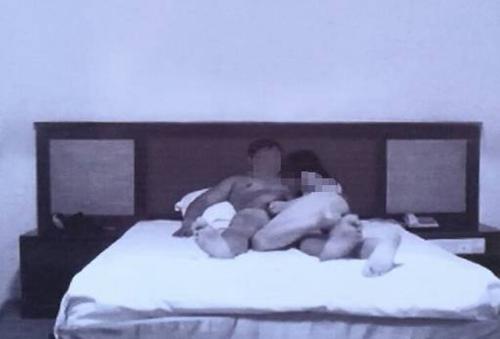 信件中的不雅照片