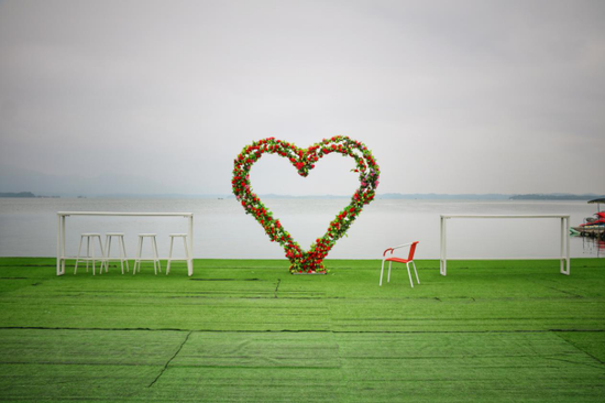 两天一夜横跨庐山西海 在湖光山色中品全鱼宴