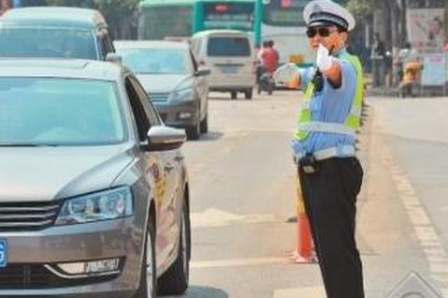女子被毒蛇咬伤遇晚高峰 家属通过广播求助民警_新浪江西_新浪网