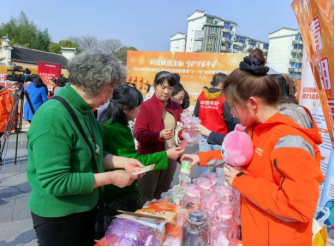 （图为活动现场）