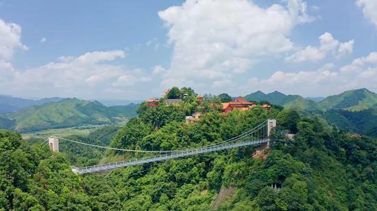 天龙山景区玻璃桥