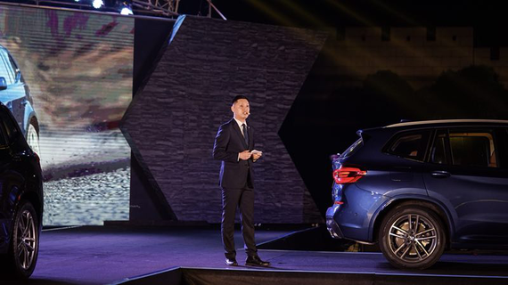 【高级培训讲师高斯洋先生,对全新BMW X3的产品亮点进行了精彩的讲解】