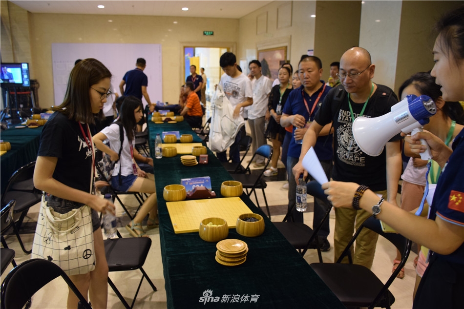 3D動作冒險《Akimbot》亡命機器人搭檔解救世界危機，2024年內發售