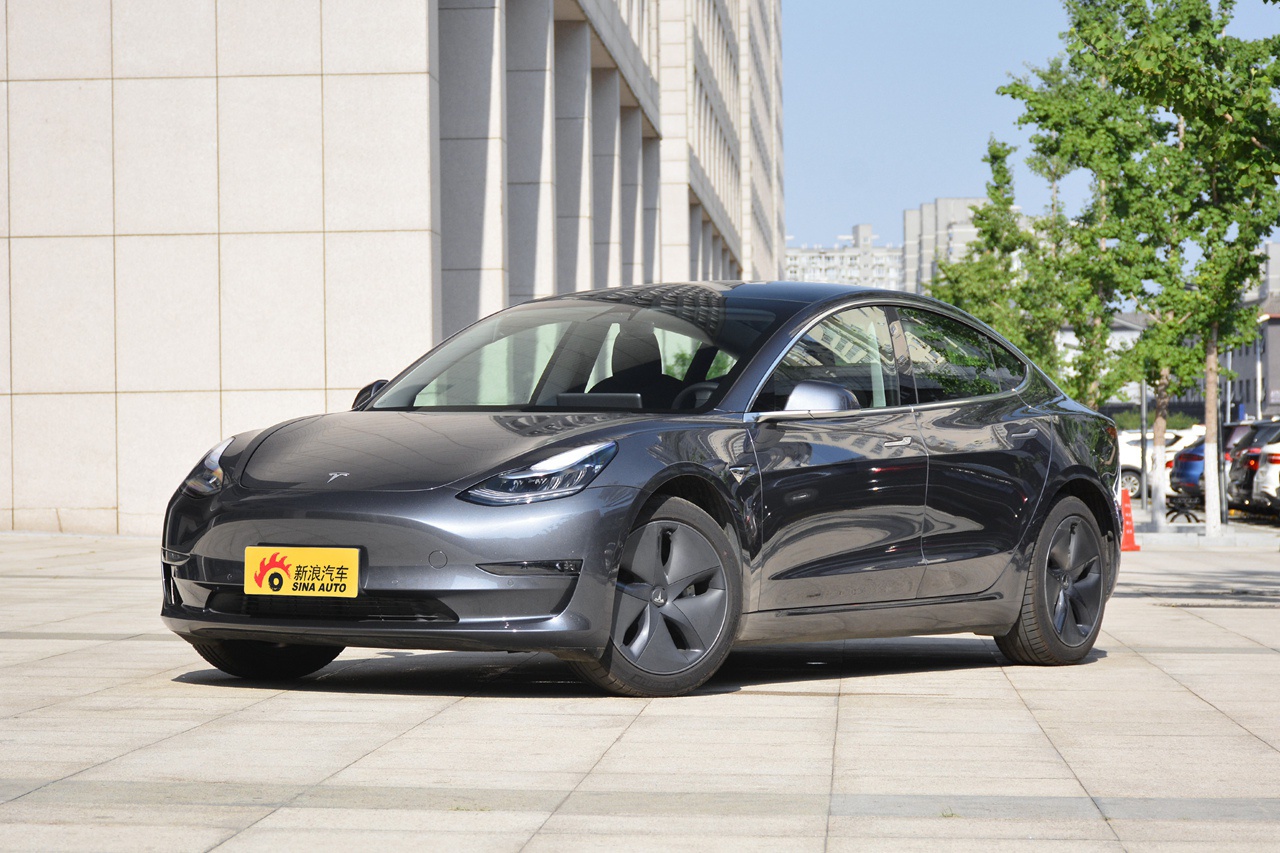 国产Model 3标准续航升级版 补贴后售价24.99万元