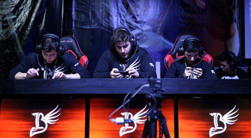 移动电竞选手薪资超金领月薪达5万元