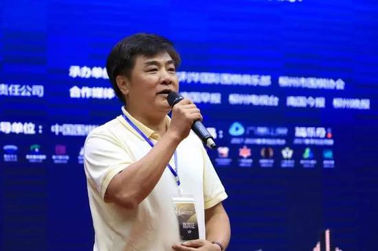 柳州市政协副主席罗铭在开幕式上致辞