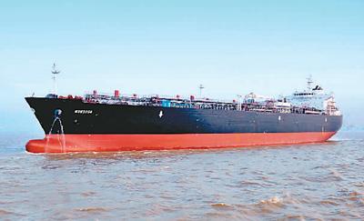 上海外高桥造船有限公司自行研发设计的超大型全冷式液化石油气运输船。