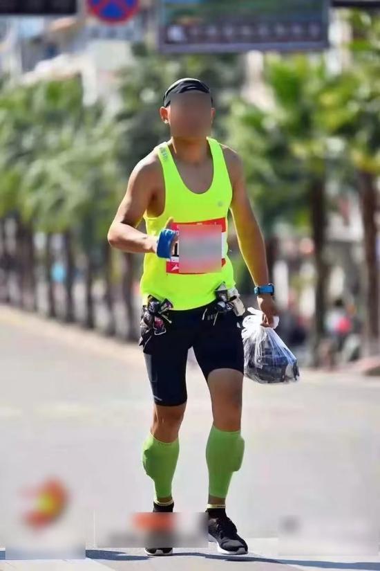 当然行为一个参与马拉松的跑者,对于这些走为或者事情也有客不都雅的认知和不都雅点。