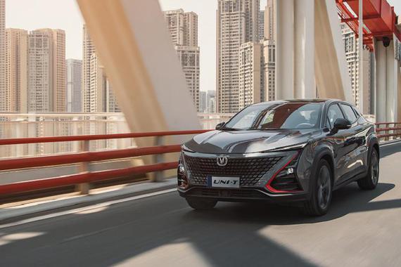 年轻人都爱实用小钢炮？横评XR-V、CX-4和UNI-T的动力、配置