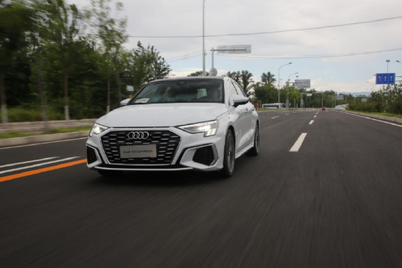 奔驰A级对比奥迪A3：谁能在入门豪华轿车内卷中脱颖而出？