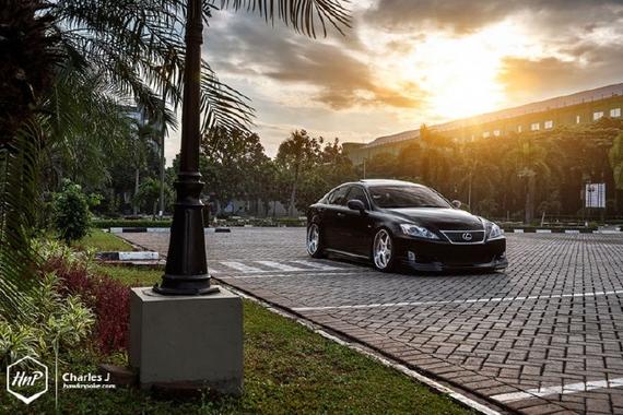 性能姿态两不误 雷克萨斯改ACCU空气避震