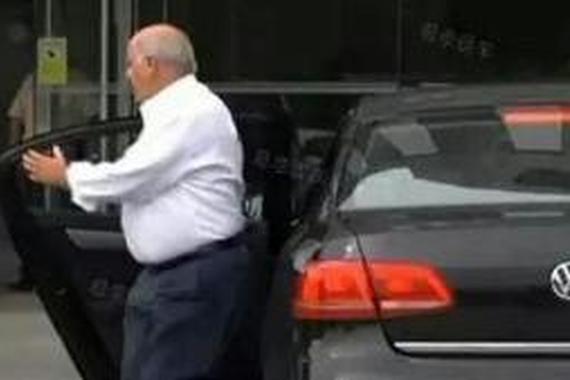 马云没他有钱 他的座驾却如此低调