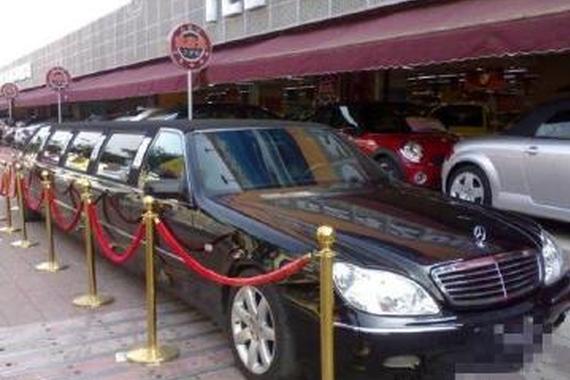 路遇加长奔驰 全国仅此一辆