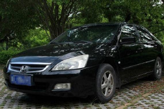 这辆二手雅阁卖5万 看了之后直接把车开走