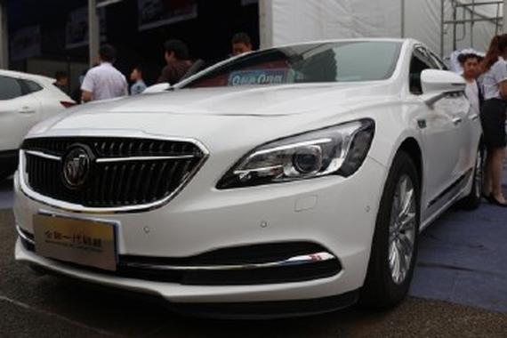 20多万新买辆中级车 老丈人也说不错