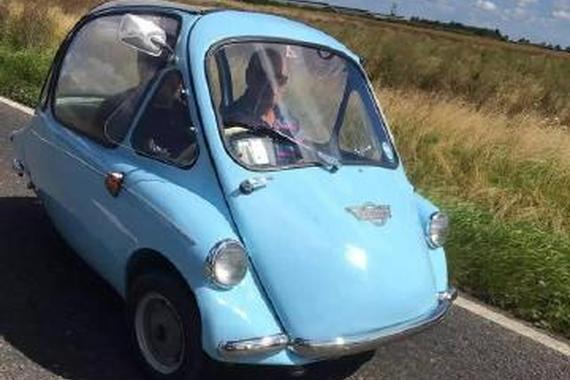 英国怪车多 活捉一辆“宝马旦”