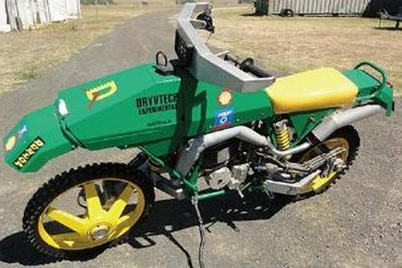 拥有空前绝后奇妙传动方式的摩托车