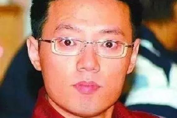 这个富二代有点任性 爱车爱美人不爱江山